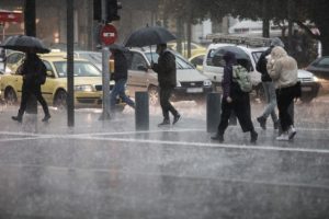 «Χτυπά» ξανά η κακοκαιρία: Οι τρεις ώρες που θα δοκιμαστεί η Αττική