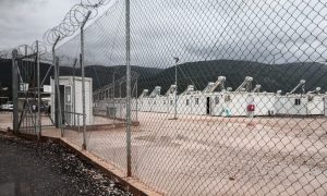 Σέρρες: Στον εισαγγελέα 30 μετανάστες για τα επεισόδια στη δομή Σιντικής