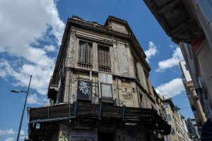 Συναγερμός για τα δημόσια κτίρια – Δύο στα δέκα δεν περνούν το «κρας τεστ» ασφάλειας!