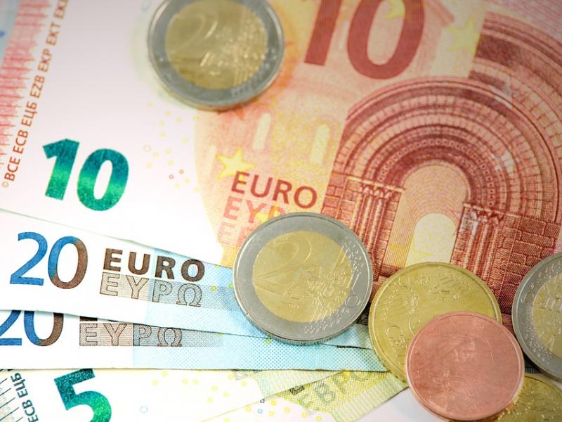 Νέο επίδομα για χιλιάδες εργαζόμενους – Πότε και πόσα θα παίρνουν