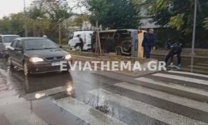 Χαλκίδα: Καταρρακτώδης βροχή προκάλεσε χάος στο κέντρο – Ανατροπή ημιφορτηγού