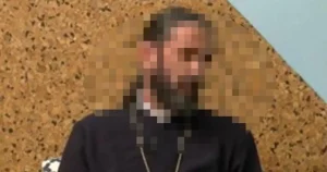 Προφυλακίστηκε ο ιερέας–YouTuber που κατηγορείται για διακίνηση ναρκωτικών