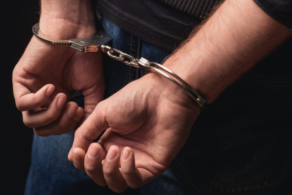 ΕΛ.ΑΣ.: Έπιασαν υπάλληλο φυλακών με δέματα από το εξωτερικό γεμάτα κάνναβη!