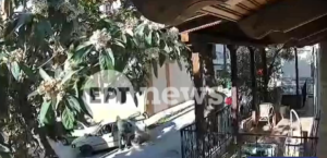 Βίντεο: Η στιγμή που κλέβουν κλιματιστικό από μπαλκόνι μπροστά σε μικρό παιδί