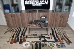 Επιχείρηση-σκούπα στην Κρήτη: Καλάσνικοφ, πιστόλια και 1.100 φυσίγγια στα χέρια της ΕΛΑΣ
