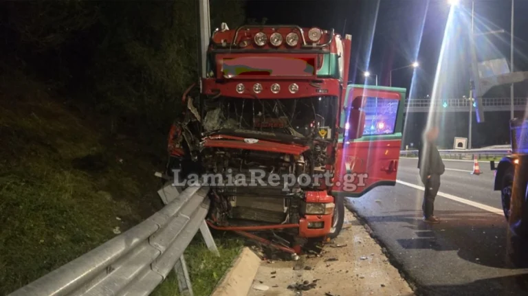 Καμένα Βούρλα: Εκτροπή νταλίκας τα ξημερώματα