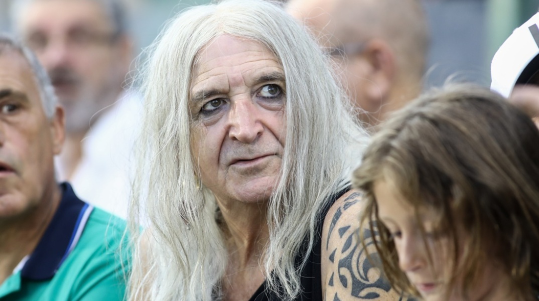 Νίκος Καρβέλας: «Αν ήμουν πρωθυπουργός θα έβαζα τσιπ σε όλους»!