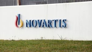 Δίκη Novartis: Η σύζυγος Στουρνάρα μίλησε για «στοχευμένη καταστροφή»