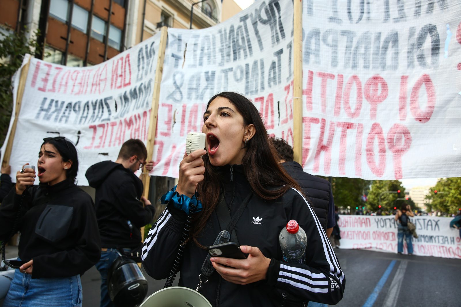Πανεκπαιδευτικό συλλαλητήριο στα Προπύλαια – Στους δρόμους μαθητές, φοιτητές και εκπαιδευτικοί