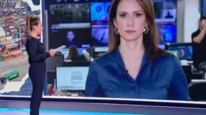 Viral στιγμιότυπο στο Open: Δημοσιογράφος έκανε «τρίποντο» την ώρα του δελτίου ειδήσεων