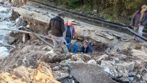 Τζουμέρκα: Χείμαρρος «ξήλωσε» σπίτι και παράσυρε τον τοίχο – Σοκαριστικές εικόνες