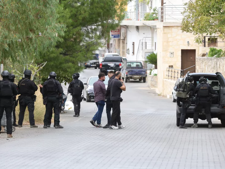 Νέο επεισόδιο έντασης στα Βορίζια – Λεκτική επίθεση μεταξύ συγγενών του διπλού φονικού
