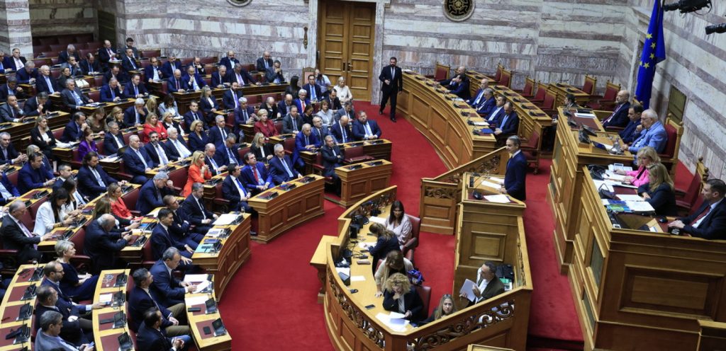 Αναβλήθηκε η κοινοβουλευτική συνεδρίαση για τα ΕΛΤΑ μετά την παραίτηση του Σκλήκα