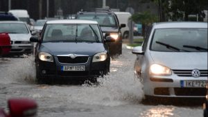 Επελαύνει η κακοκαιρία και στην Αττική – Προβλήματα σε Βόνιτσα, Αρκαδία, Πρέβεζα, Τρίπολη, Θεσσαλονίκη
