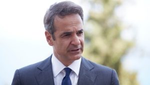 Στον «πάγο» η αναχώρηση Μητσοτάκη για Νταβός
