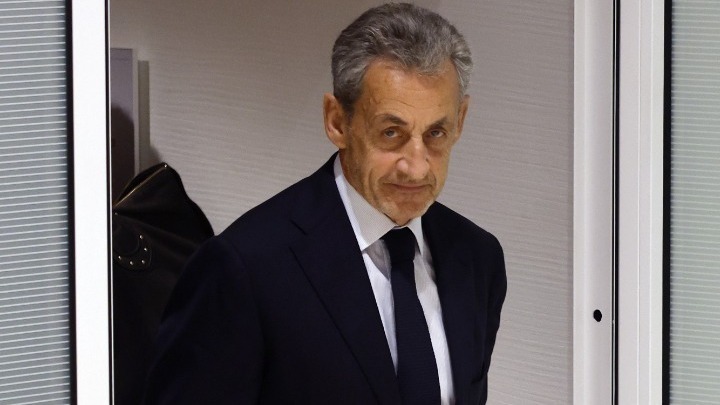 «Το ημερολόγιο ενός φυλακισμένου»: Στην κυκλοφορία το βιβλίο του Σαρκοζί