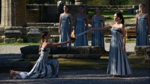 Η Ολυμπιακή Φλόγα ανάβει στην Αρχαία Ολυμπία