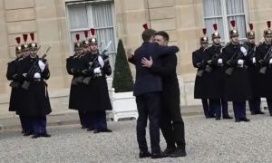 Ζελένσκι–Μακρόν σε συνάντηση στο Παρίσι: Στο επίκεντρο το αμερικανικό ειρηνευτικό σχέδιο