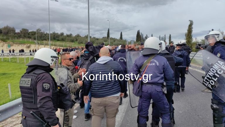 Επεισόδια στο μπλόκο Κιάτου: Ένταση αγροτών με τα ΜΑΤ (Εικόνες & Βίντεο)