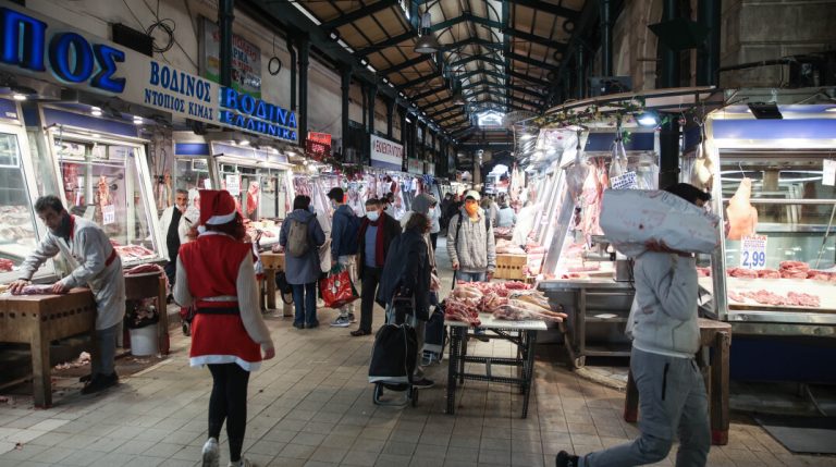 Φόβοι για «καπέλο» 5% στις τιμές λόγω αγροτικών μπλόκων