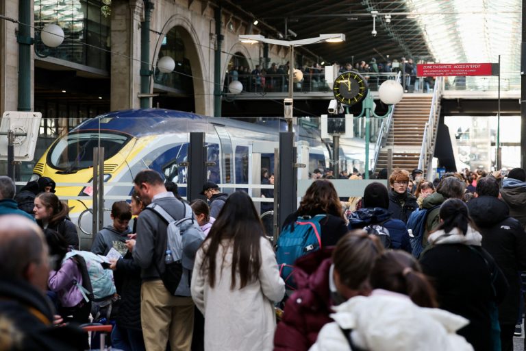 Eurostar: Αναστέλλονται όλα τα δρομολόγια από και προς το Λονδίνο