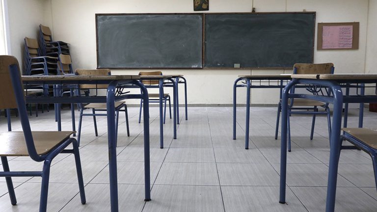 Ναύπλιο: Μαθητής στο νοσοκομείο μετά από κροτίδα σε σχολείο