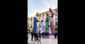 Viral: Η φάτνη των 19 μέτρων που κατέχει το Ρεκόρ Γκίνες(VID)