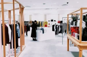 Κολωνάκι: Συνελήφθη επιχειρηματίας για πώληση απομιμητικών προϊόντων που παρέπεμπαν σε γνήσια