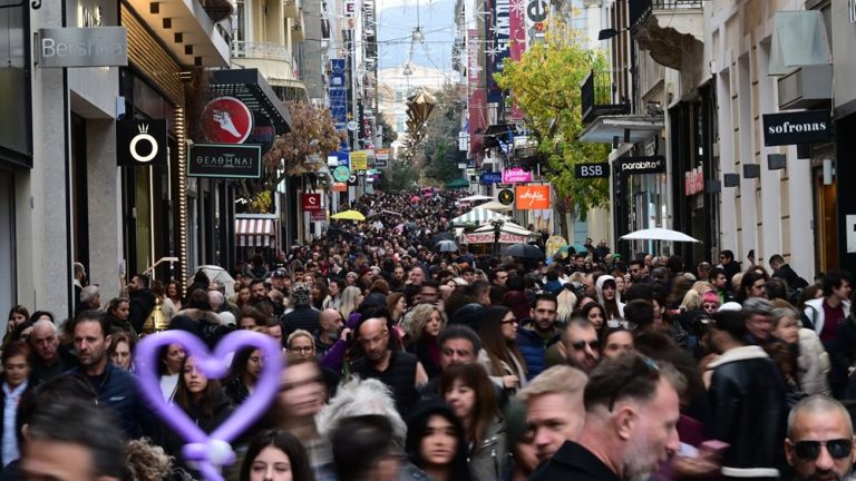 Ανοιχτά αύριο Κυριακή τα καταστήματα – Το ωράριο λειτουργίας των επιχειρήσεων