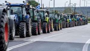 Θεσσαλονίκη: Συνεχίζονται οι αποκλεισμοί στα τελωνεία – Kινητοποιήσεις από αγρότες