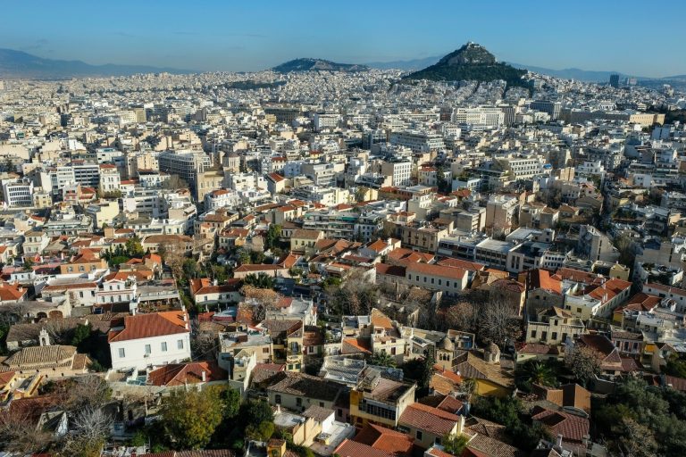 Πλειστηριασμοί: Πώς σώζεται το σπίτι μέσω ενοικίασης και επαναγοράς