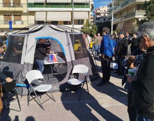 48ωρη απεργία ταξί στην Αττική: Αντίσκηνα στο Υπουργείο Μεταφορών