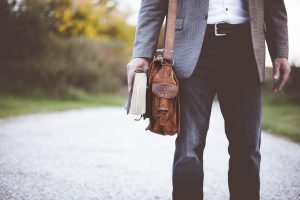 Σύνταξη εκπαιδευτικών: 5 απαντήσεις για ηλικίες, όρια και παγίδες