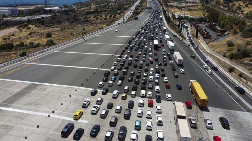 Σε εξέλιξη η έξοδος των εκδρομέων: Σε ποια σημεία απαιτείται υπομονή