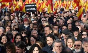 Ισπανία: Μαζική διαδήλωση στη Μαδρίτη κατά Σάντσες