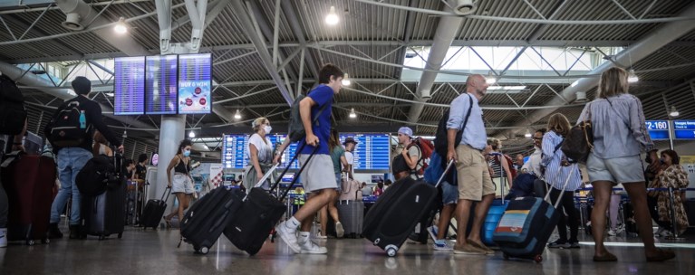 Απεργίες στις μεταφορές δυσκολεύουν τα χριστουγεννιάτικα ταξίδια στην Ευρώπη