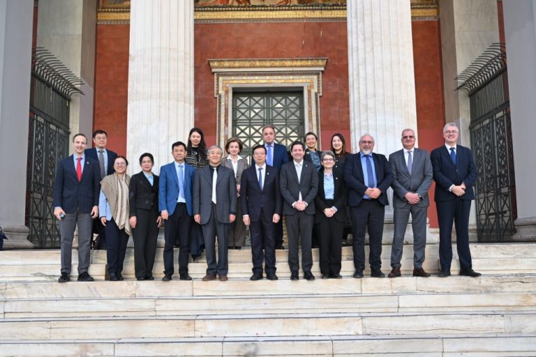 ΕΚΠΑ – Πανεπιστήμιο Tsinghua: Πενταετής στρατηγική συνεργασία με διεθνές ακαδημαϊκό αποτύπωμα