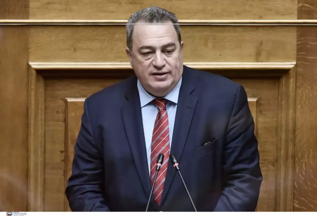 Κομοτηνή: Βαμβάκι και άχυρα στο γραφείο Στυλιανίδη – «Δεν κρύβομαι, είμαι εδώ» απαντά ο βουλευτής