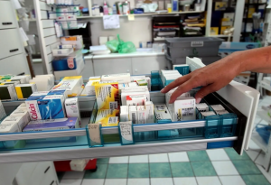 Ποια ακριβά φάρμακα θα παραλαμβάνονται πλέον από ιδιωτικά φαρμακεία