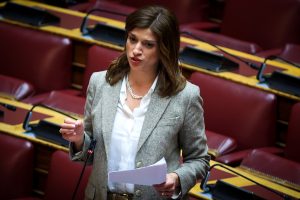 Αποκλεισμός εκπαιδευτικών από τα επιδόματα θέρμανσης και ενοικίου – Η Νοτοπούλου ζητά άμεση λύση