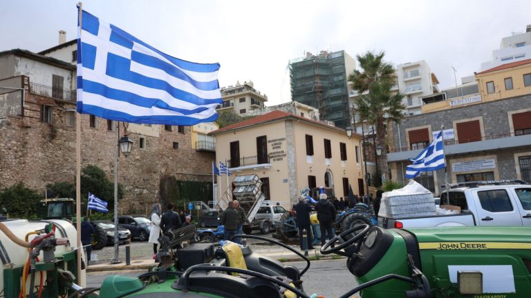 Ηράκλειο: Σε εξέλιξη για τέταρτη μέρα οι κινητοποιήσεις των αγροτοκτηνοτρόφων