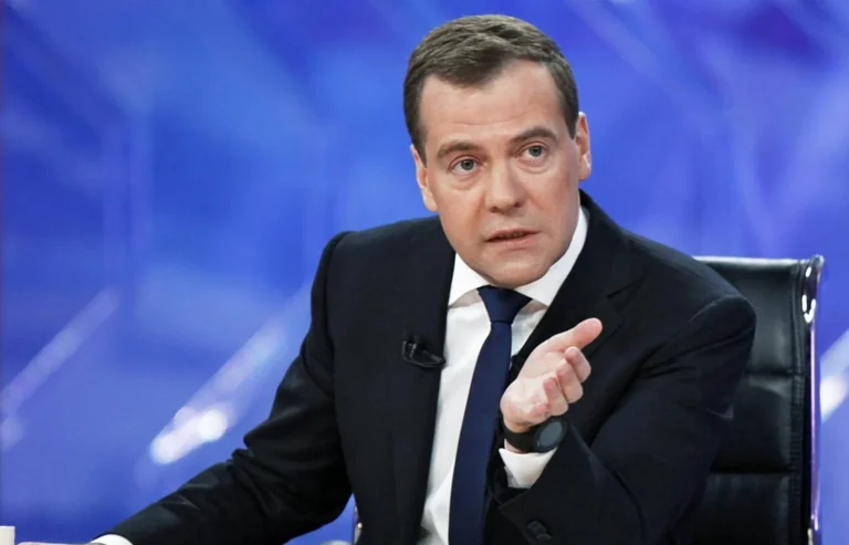 Παραλήρημα Μεντβέντεφ κατά Ζελένσκι: «Ο Χάρος τον περιτριγυρίζει»