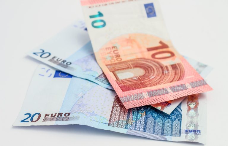 Μικρότερες συντάξεις για όσους ξεκινούν εργασία από το 2024 και μετά