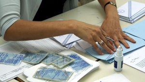 Αντίστροφη μέτρηση για τις παλιές ταυτότητες