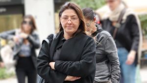 Ξανά στο νοσοκομείο η Έλενα Παπαρίζου