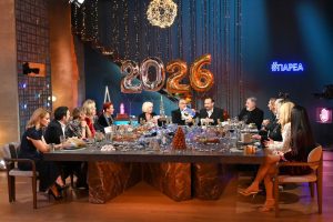 Πρωτοχρονιάτικο ρεβεγιόν στην TV με μουσική, παιχνίδι και λαμπερά πρόσωπα