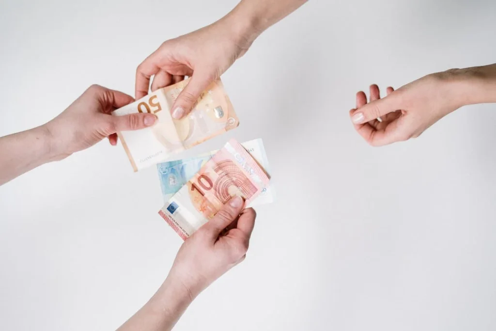 Χιλιάδες εργαζόμενοι δικαιούνται έως 2.640€ στο χέρι – Ποιοι τα παίρνουν