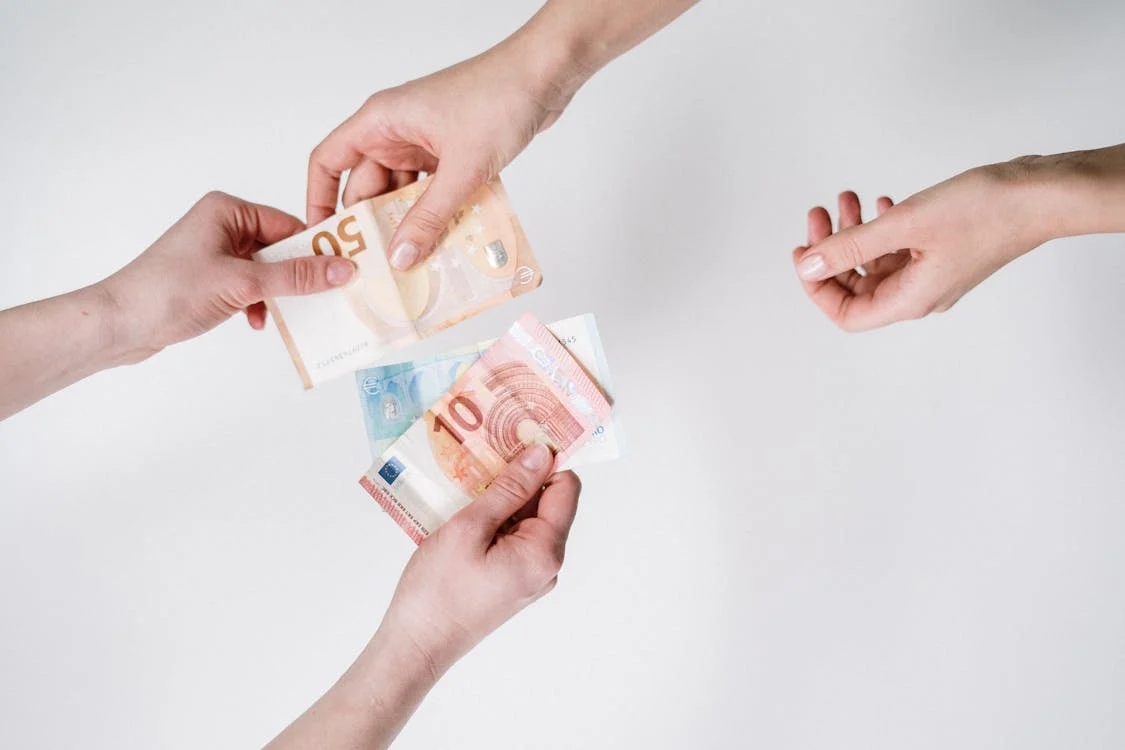 Χιλιάδες εργαζόμενοι δικαιούνται έως 2.640€ στο χέρι – Ποιοι τα παίρνουν