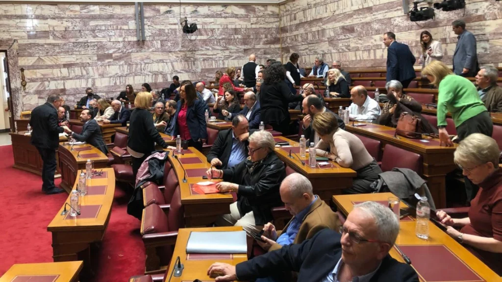 ΣΥΡΙΖΑ: Συνεδριάζει η κοινοβουλευτική της ομάδα στην Ολομέλεια της Βουλής