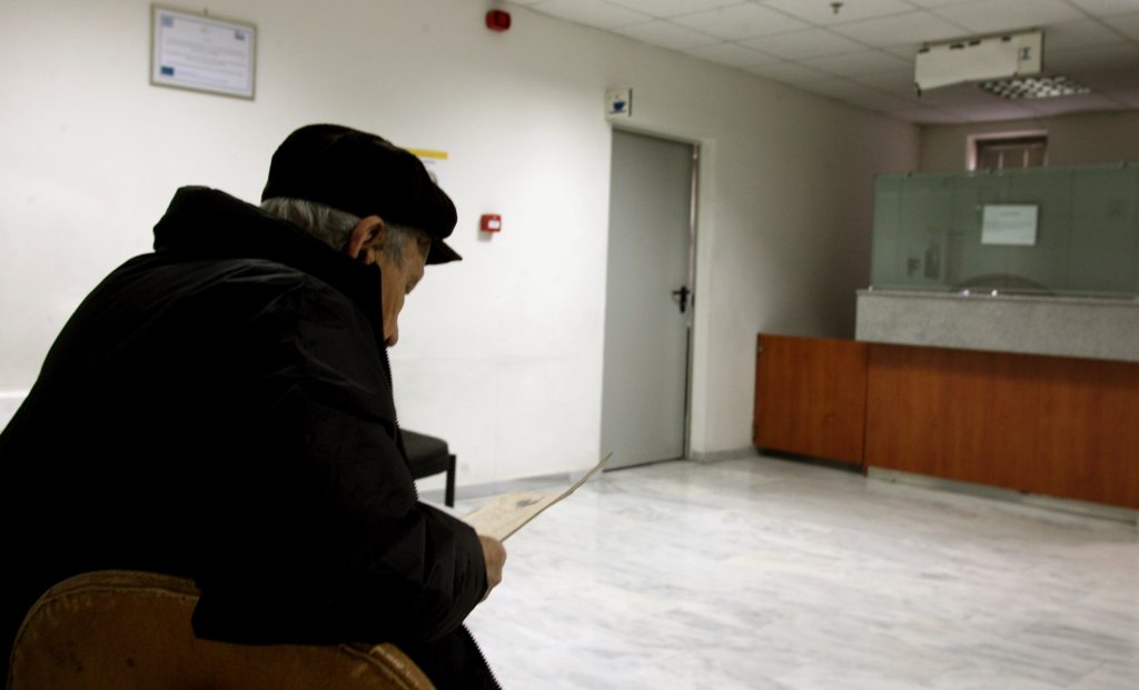 Συντάξεις: Ελάχιστη παρακράτηση 50 ευρώ για οφειλές προς τον ΕΦΚΑ